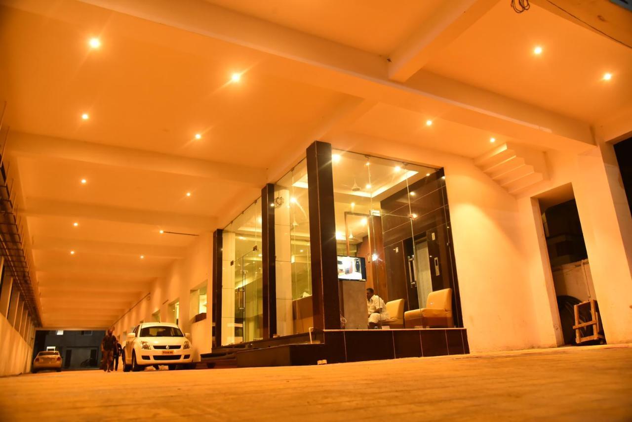 Hotel Four Seasons Velankanni Dış mekan fotoğraf